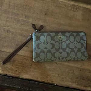 COACH Signature Double Corner Zip Wallet